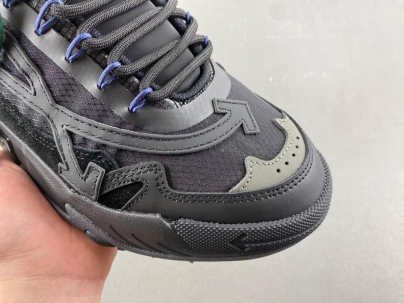 Off-White c/o Virgil Abloh