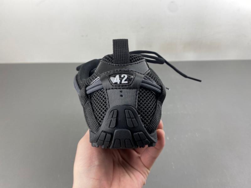 BALENCIAGA/ RADAR GRADIENT LINESH
