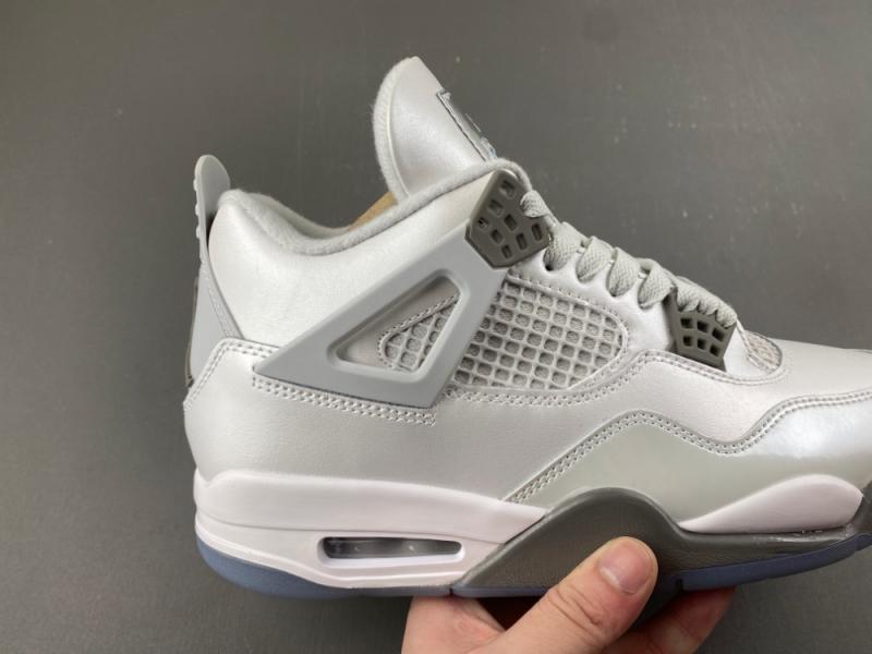 Air Jordan 4 Retro