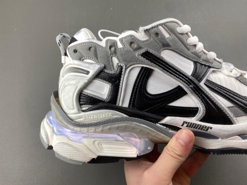 BALENCIAGA/巴黎世家RUNNER LED