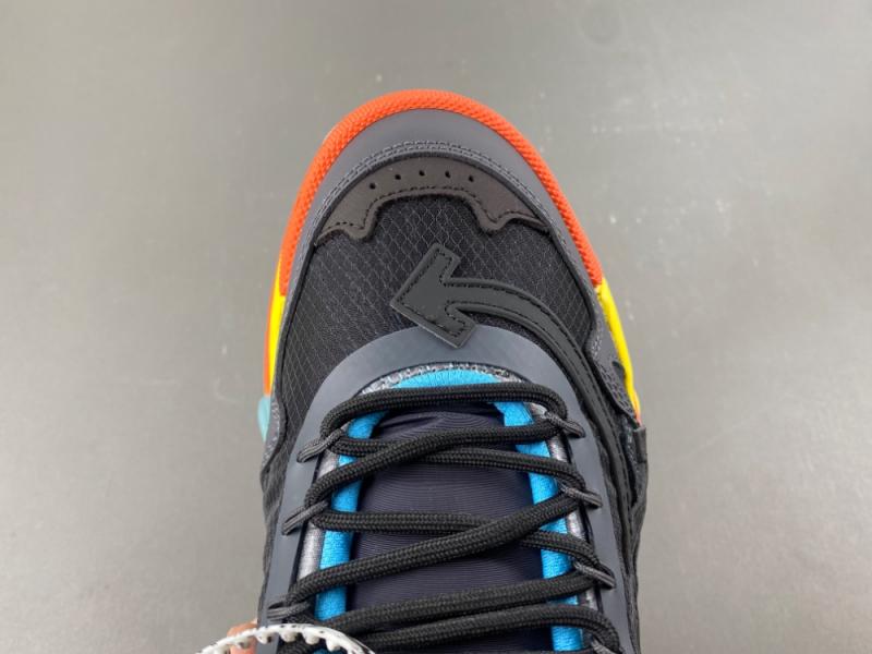 Off-White c/o Virgil Abloh