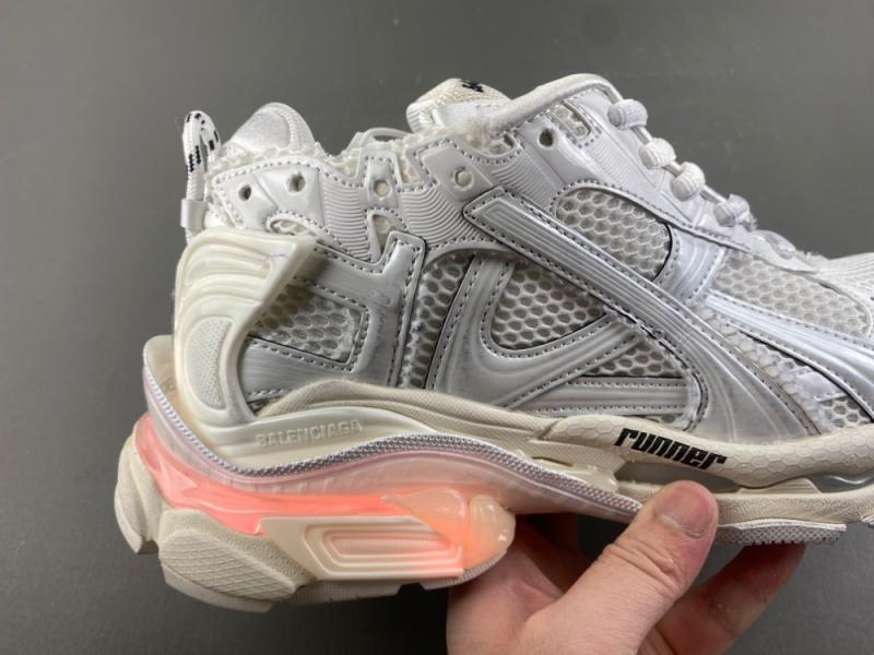 BALENCIAGA/巴黎世家RUNNER LED 白色 灯鞋