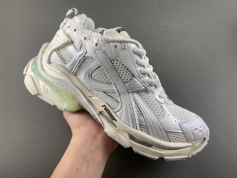 BALENCIAGA/巴黎世家RUNNER LED 白色 灯鞋