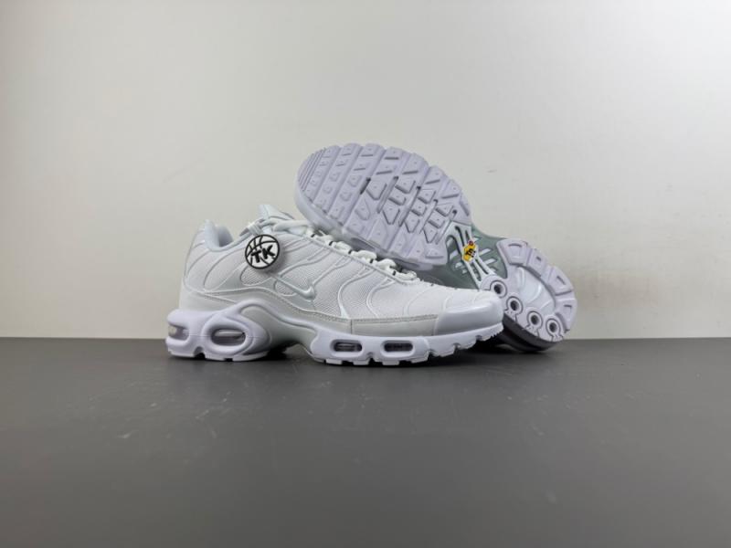WMNS Air Max Plus“