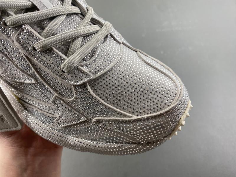 Off White 24