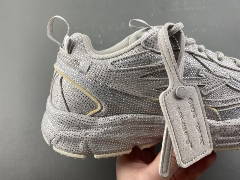 Off White 24