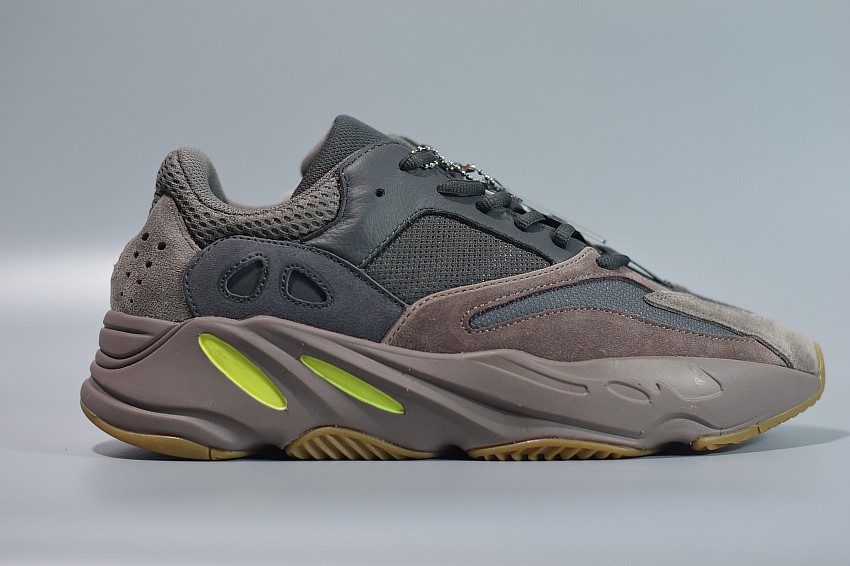 Yeezy Boost 700 Mauve