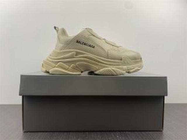  BALENCIAGA TRIPLE S