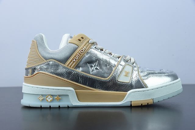  Louis Vuitton Trainer Metallic Beige