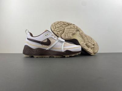 Travis Scott x Nike Zoom Field Jaxx “Ligh Chocolate”